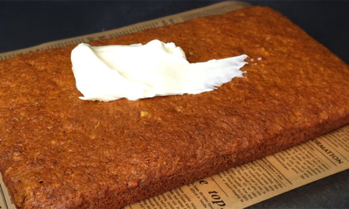 Когда нужен торт, а времени нет, пеките этот пирог. Перемешали все ложкой и в духовку