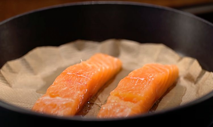 Жарим рыбу на бумаге. Не пригорает и не прилипает