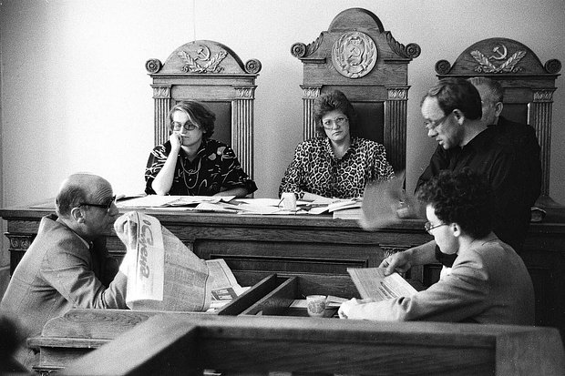 «Ленинградский рок-клуб развалил Советский Союз» Русский рок много лет жил под крышей КГБ. Как такое было возможно?