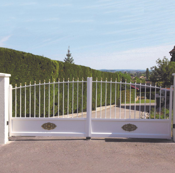 Ворота для частного дома: как выбрать эффектную защиту? (38 фото)