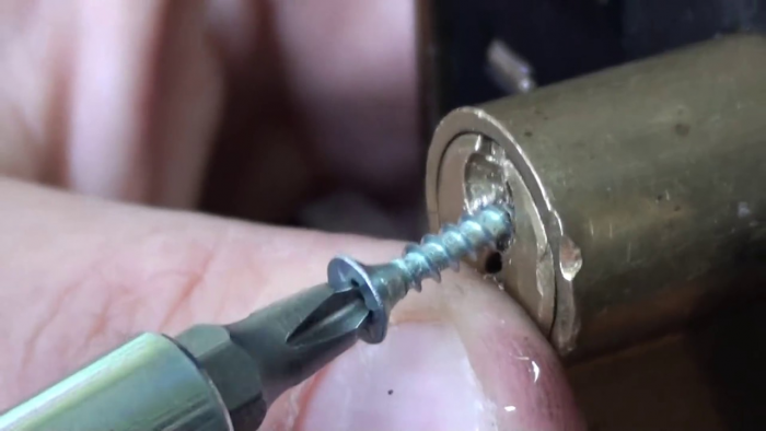 Как вытащить из замка сломанный ключ