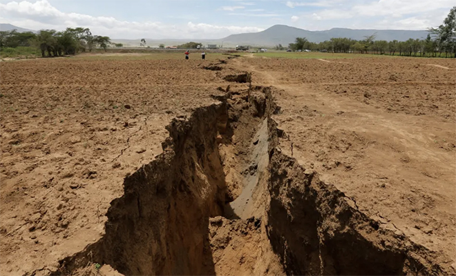 Африка медленно разделяется на 2 части. В будущем посреди нее появится новый океан