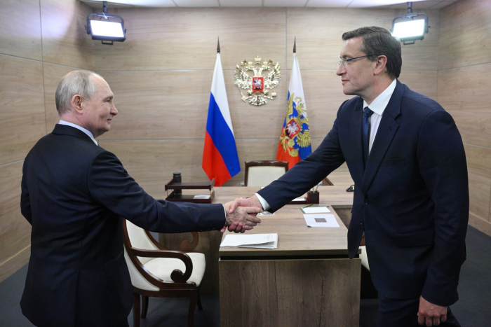 Владимиру Путину представили российские технологии конкурса «Знай наших»