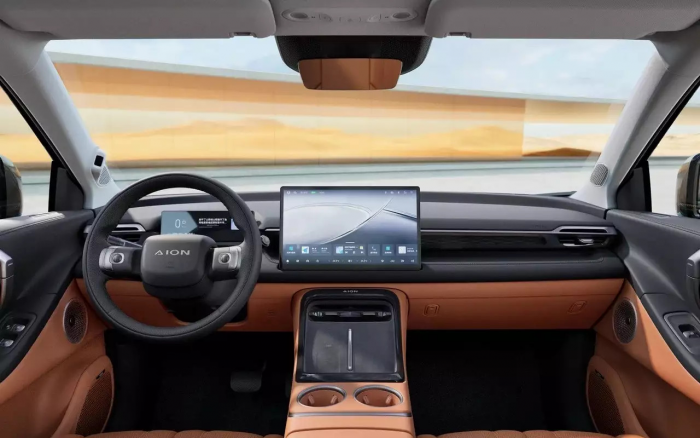 Популярный бренд вывел на российский рынок новый кроссовер: известна цена