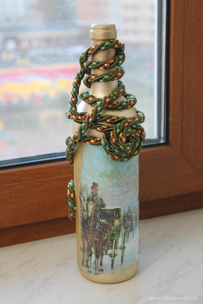 Декорирование бутылок различными материалами (58 фото)