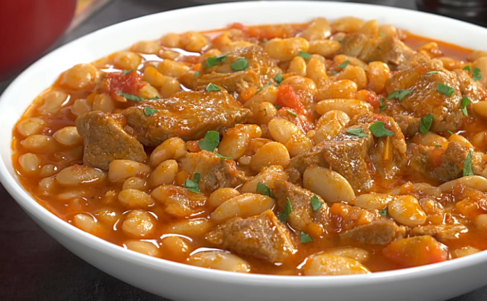 Рагу из фасоли со свининой на каждый день. Сытно и очена бюджетно