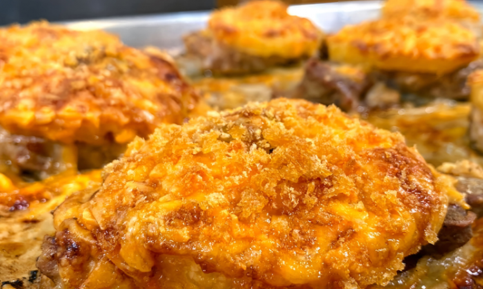 Мясо по-французски без майонеза, а соусом бешамель: сочное, вкусное, растает во рту