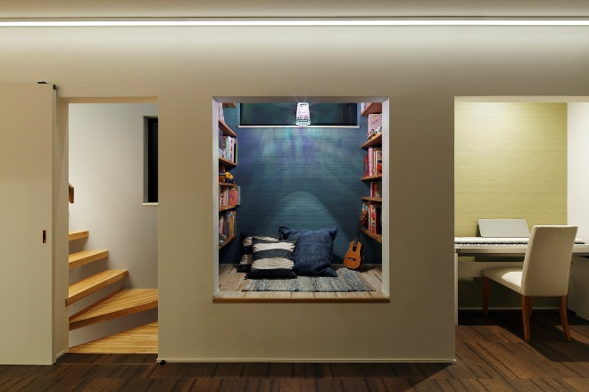 Обои-компаньоны: фото, примеры для зала, оригинальные приемы и стандартные способы создания эффектного интерьера (83 фото)