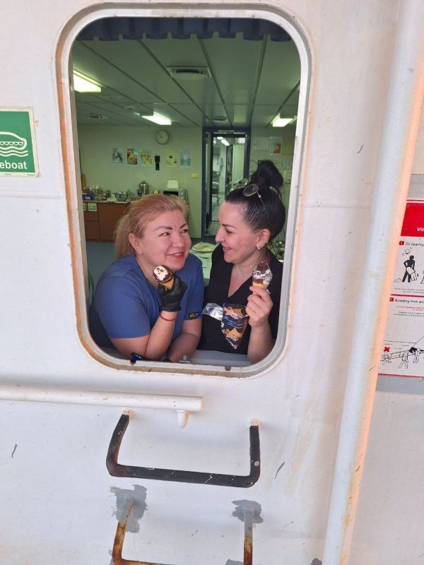 Женщина на корабле — к счастью