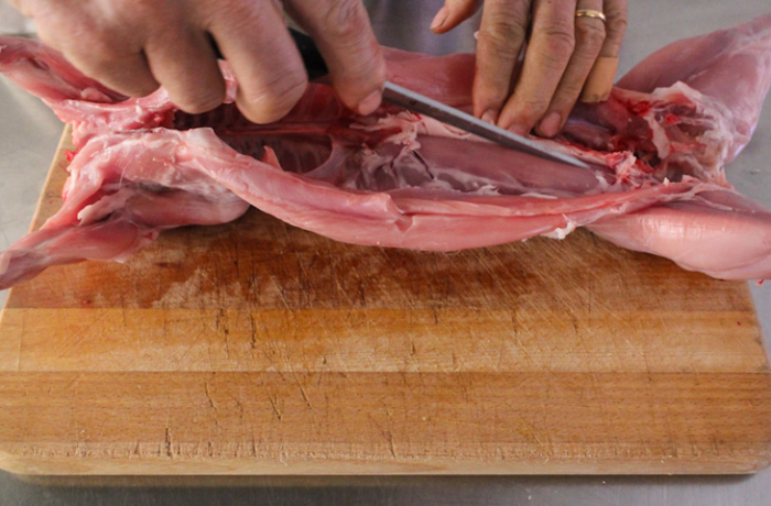 Как удалить из кролика все кости, сохранив цельной тушку