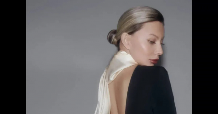 "На обложке самая обсуждаемая медиаперсона". Надежда Стрелец стала героиней журнала "Мнение редакции* может не совпадать"