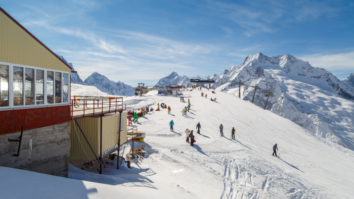 Топ-10 лучших горнолыжных курортов России для отдыха зимой 2025–2026