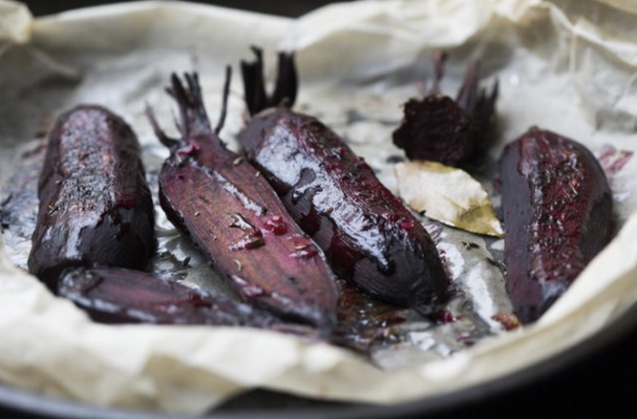 Сочная заготовка из свеклы: запекаем и трем на терке