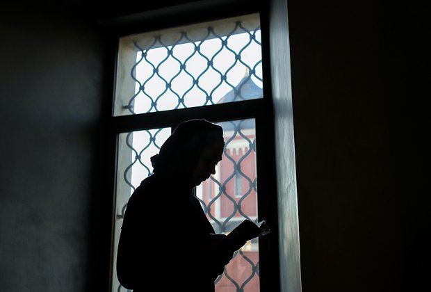 «Жена не властна над своим телом» Супруга обвинила российского священника в насилии и принуждении к ...у. Как они жили?