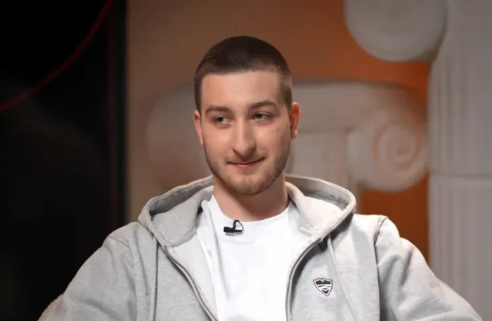 "Я не могу доверять этому человеку, поганое отношение". Старший сын Евгения Плющенко впервые рассказал об обидах на отца, отношении к его детям и Яне Рудковской