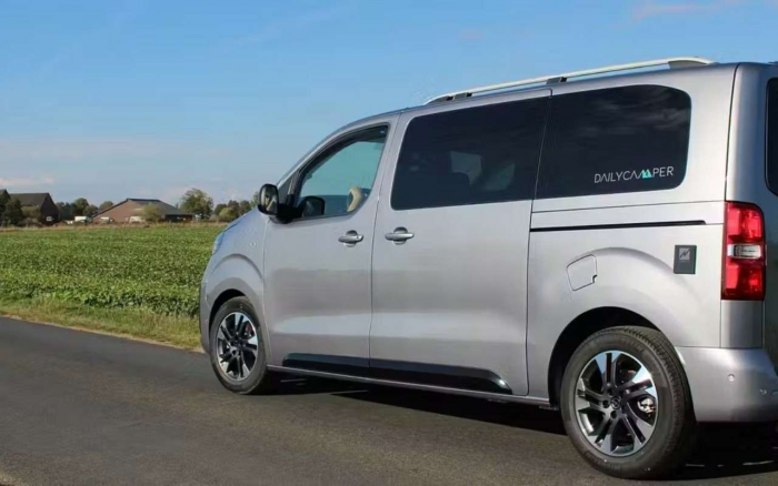 Пять метров свободы: автодом Dailycamper Van можно без труда припарковать в городе
